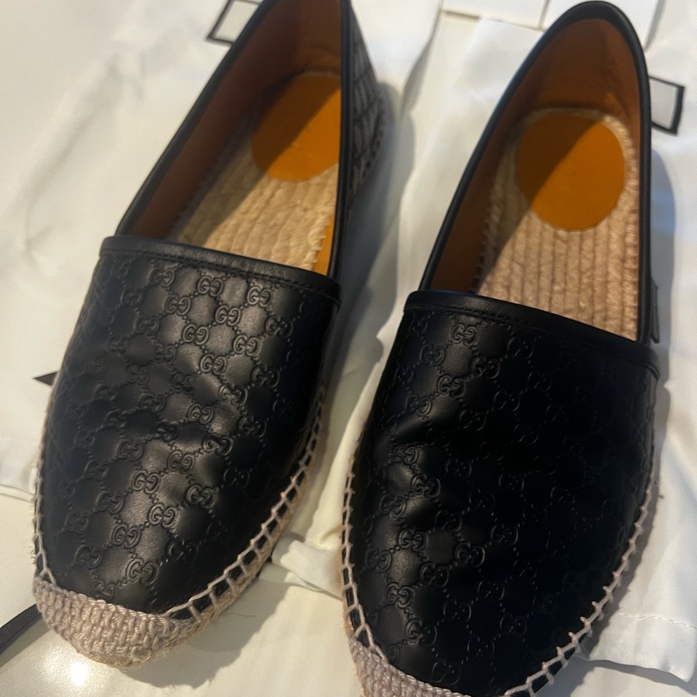Gucci Black and Tan Espadrilles with Classic Design